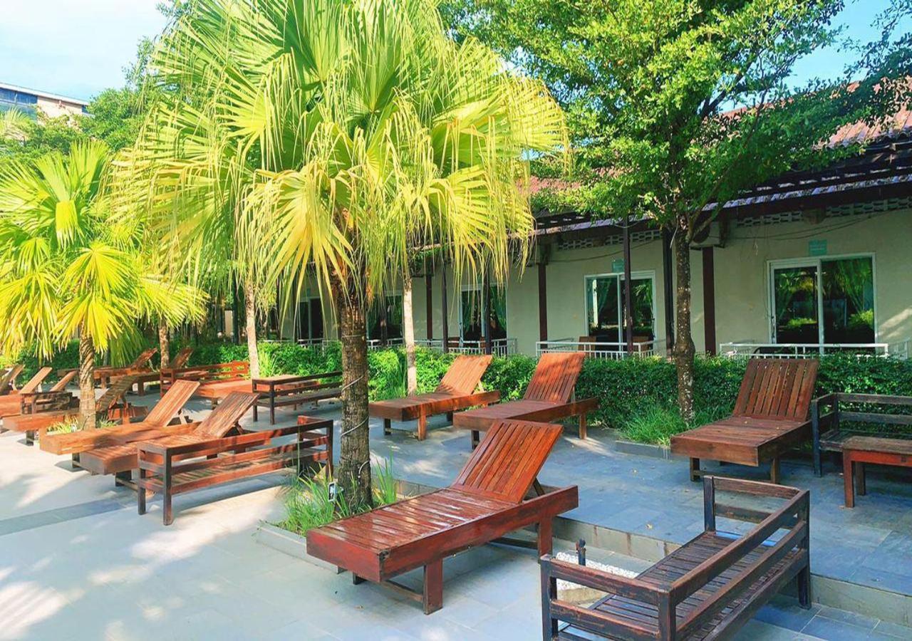 Twin Palms Resort Sihanoukville Exterior foto