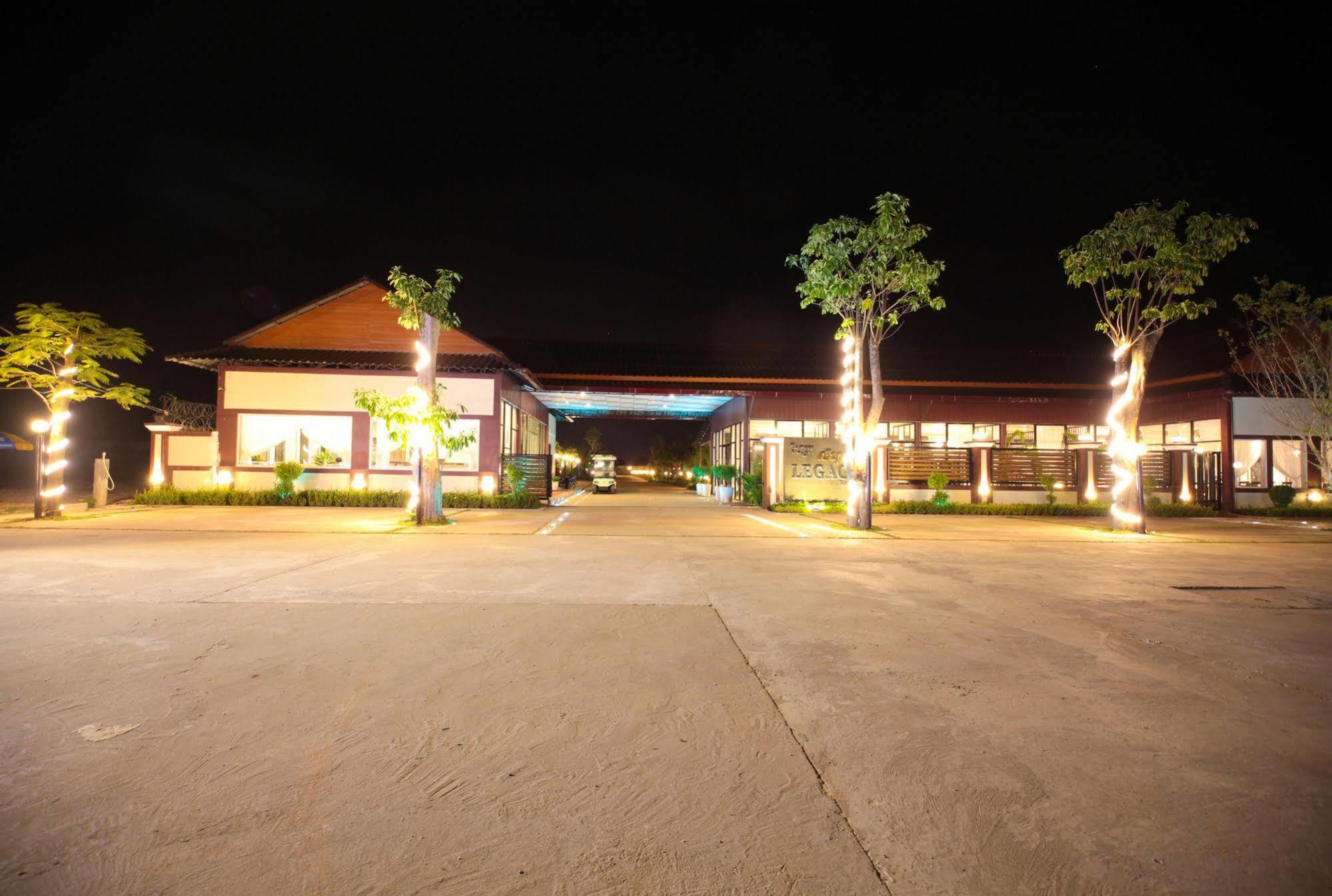 Twin Palms Resort Sihanoukville Exterior foto