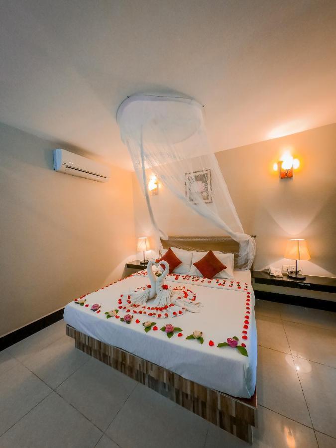 Twin Palms Resort Sihanoukville Exterior foto